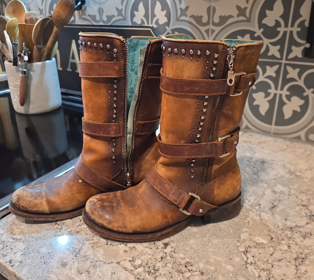 Women's Size 8 Corral Tan Leather Distressed Tan Boots
